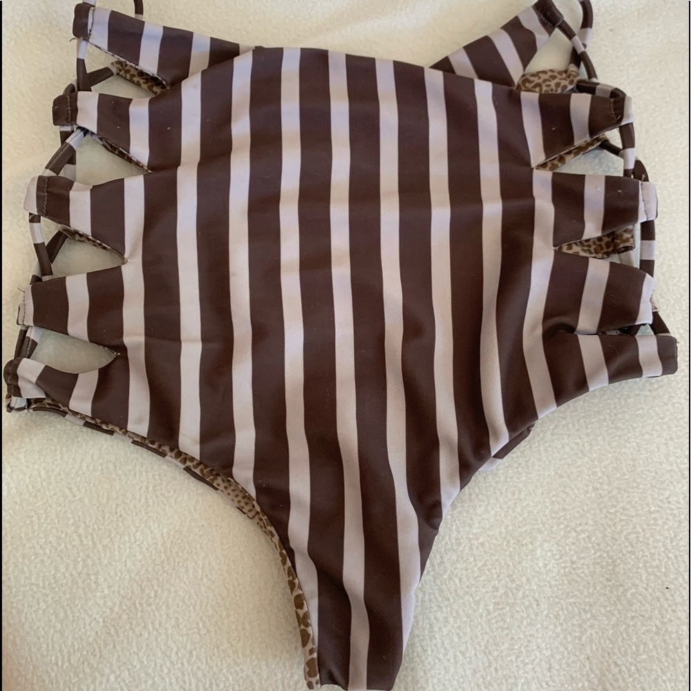 Acacia Queens bottoms in Upper East Side